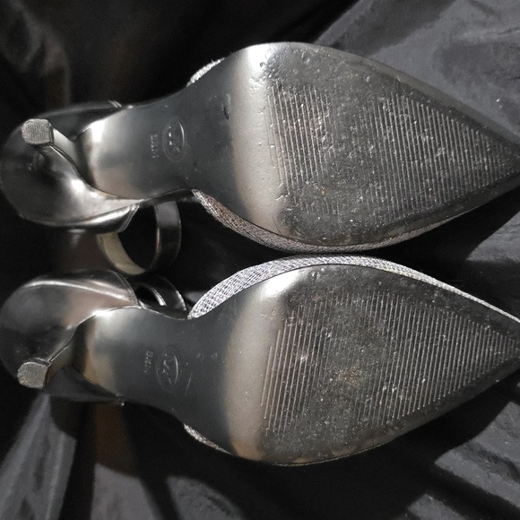 MICHAEL KORS SILVER Ladies High Heel Shoes Size 8.5 - Picture 5 of 7